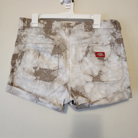 DICKIES Cream Tan Tie Dye Denim Shorts Cuffed Hem Stretchy Festival Size 11 / 30 - Picture 11 of 16
